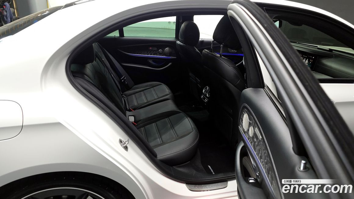 Mercedes-Benz E-Class 2023