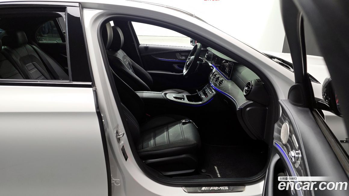 Mercedes-Benz E-Class 2023