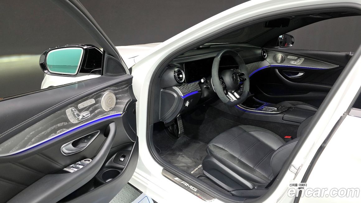 Mercedes-Benz E-Class 2023