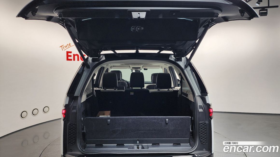 Land Rover Discovery 2025