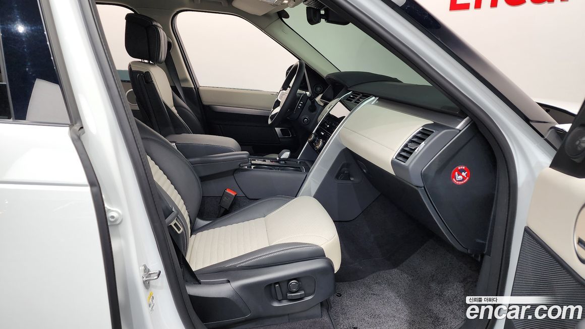 Land Rover Discovery 2025