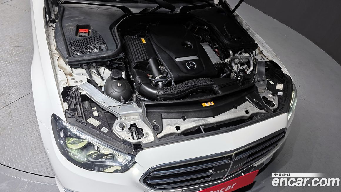 Mercedes-Benz E-Class 2022