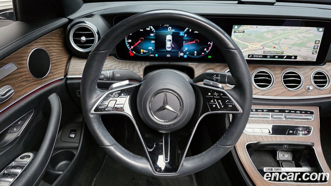 Mercedes-Benz E-Class 2022