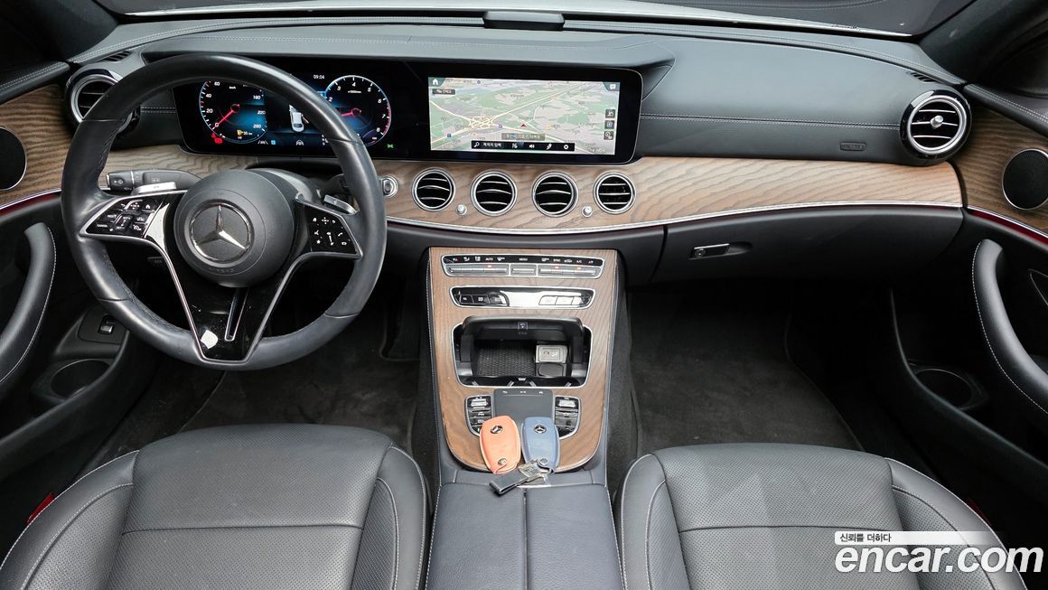 Mercedes-Benz E-Class 2022