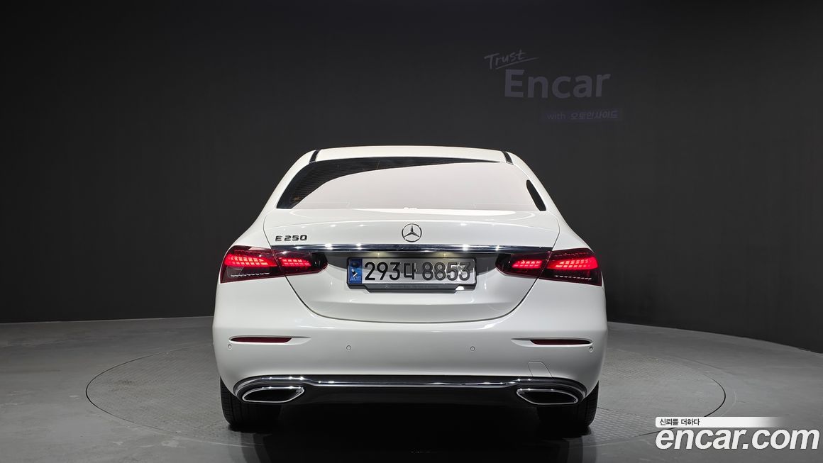 Mercedes-Benz E-Class 2022