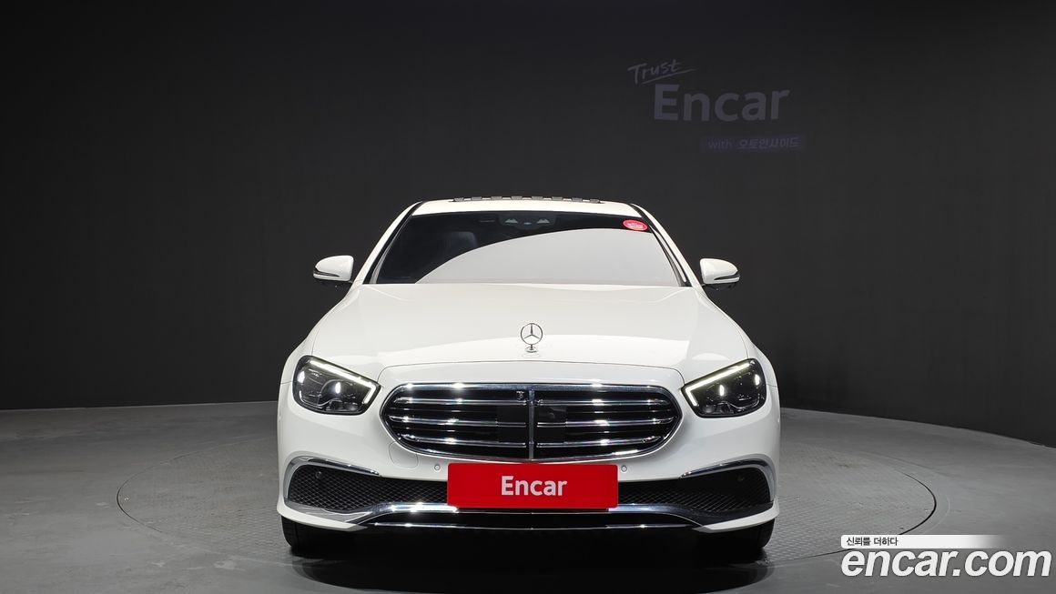 Mercedes-Benz E-Class 2022