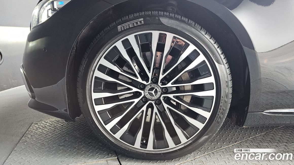 Mercedes-Benz S-Class 2023