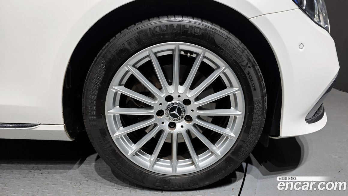 Mercedes-Benz E-Class 2022