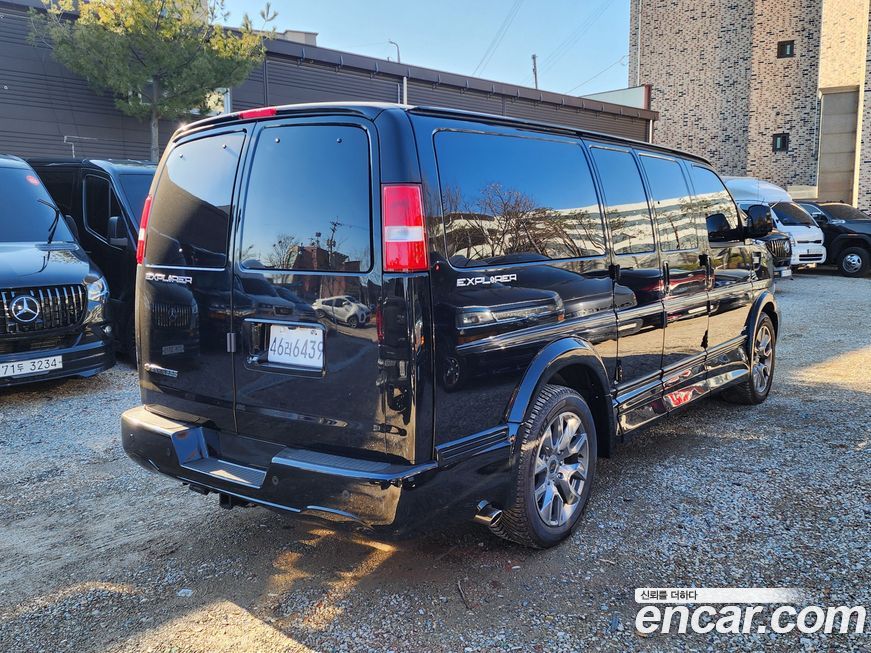 Chevrolet Express Van 2024