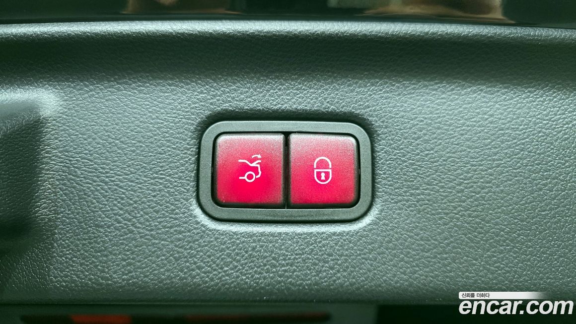 Mercedes-Benz S-Class 2025