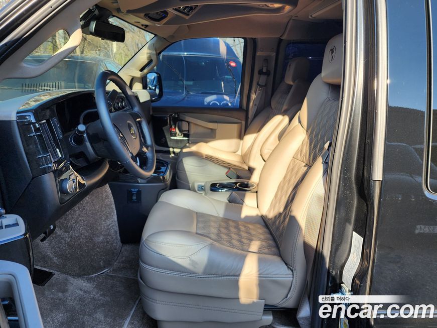 Chevrolet Express Van 2024