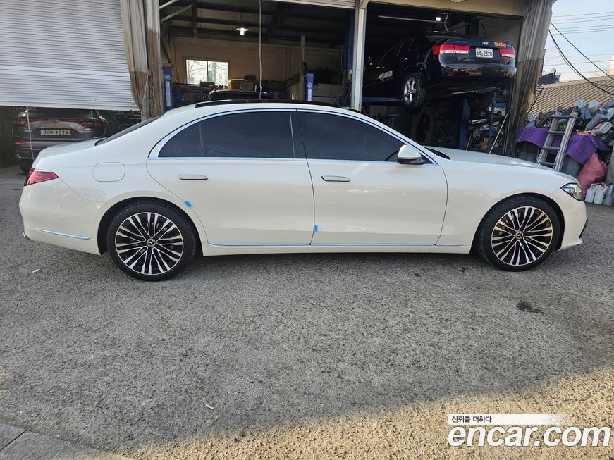 Mercedes-Benz S-Class 2023