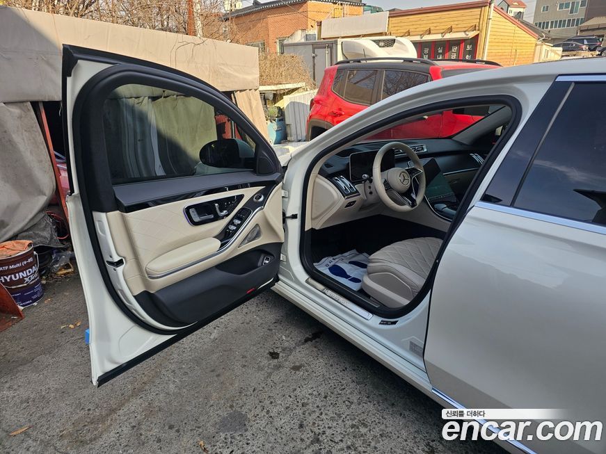 Mercedes-Benz S-Class 2023