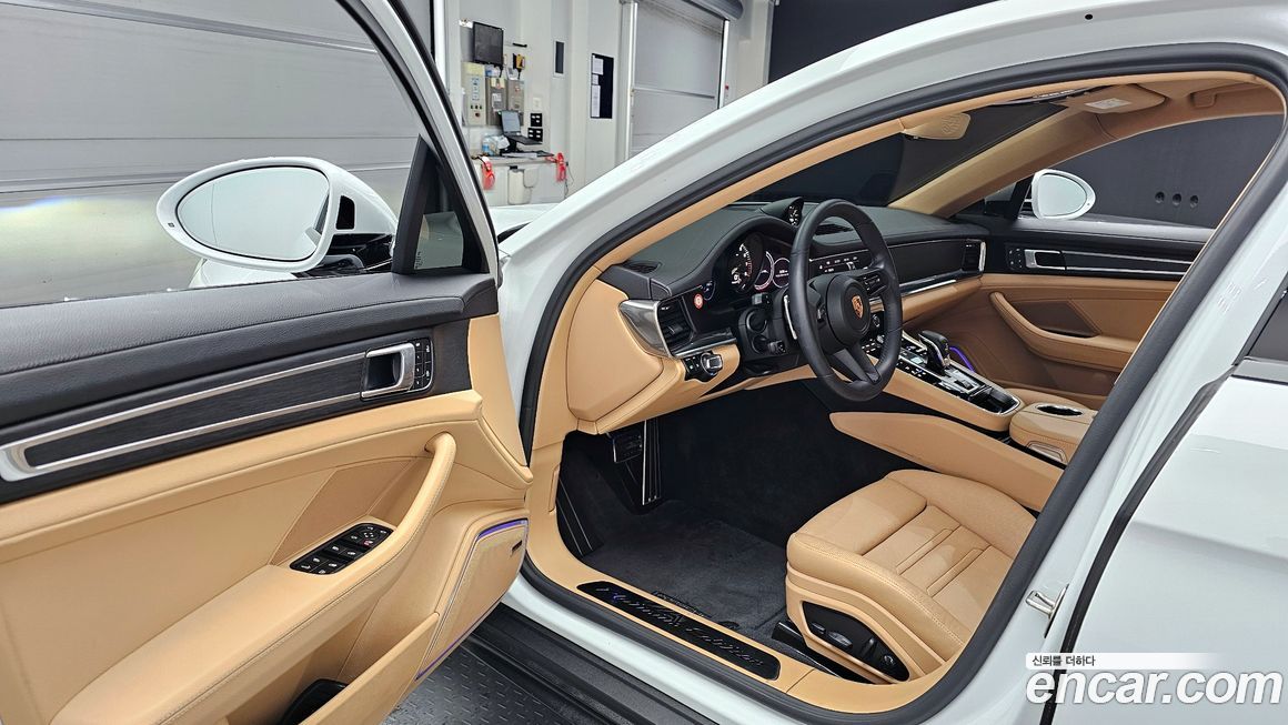 Porsche Panamera 2023