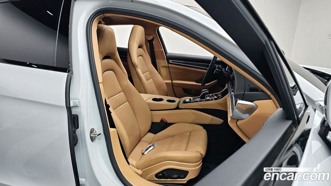 Porsche Panamera 2023