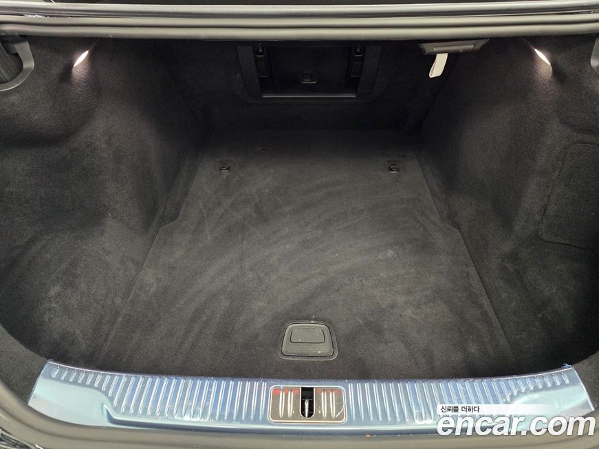 Mercedes-Benz S-Class 2023