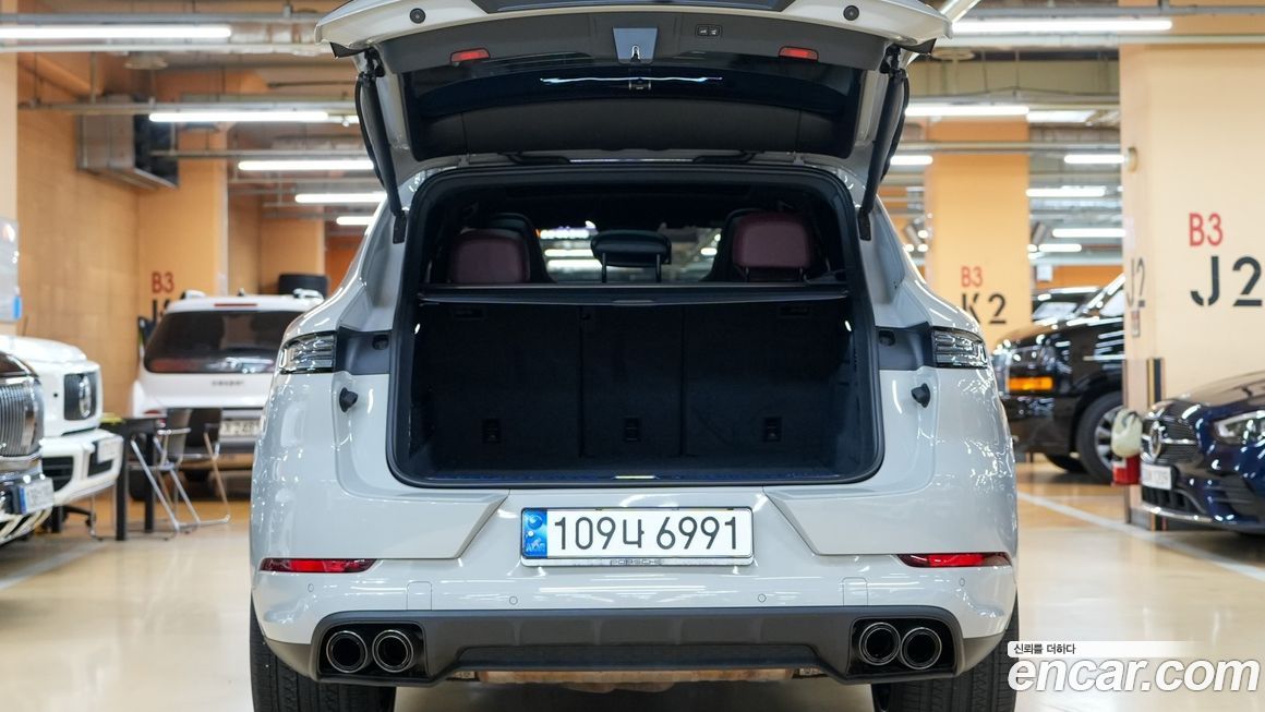 Porsche Cayenne 2024