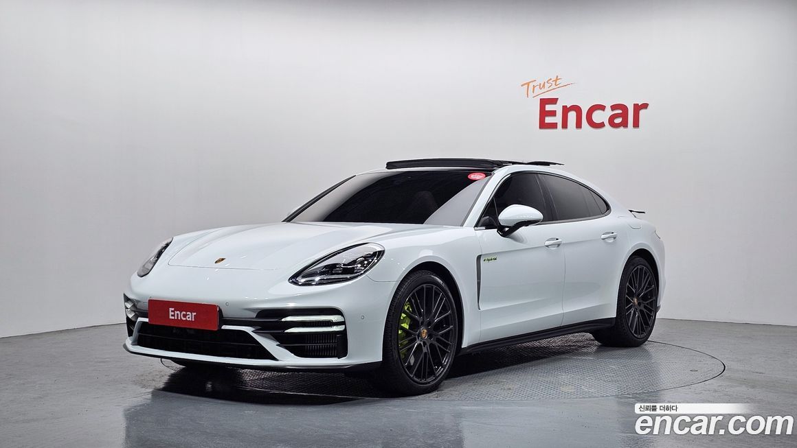 Porsche Panamera 2023