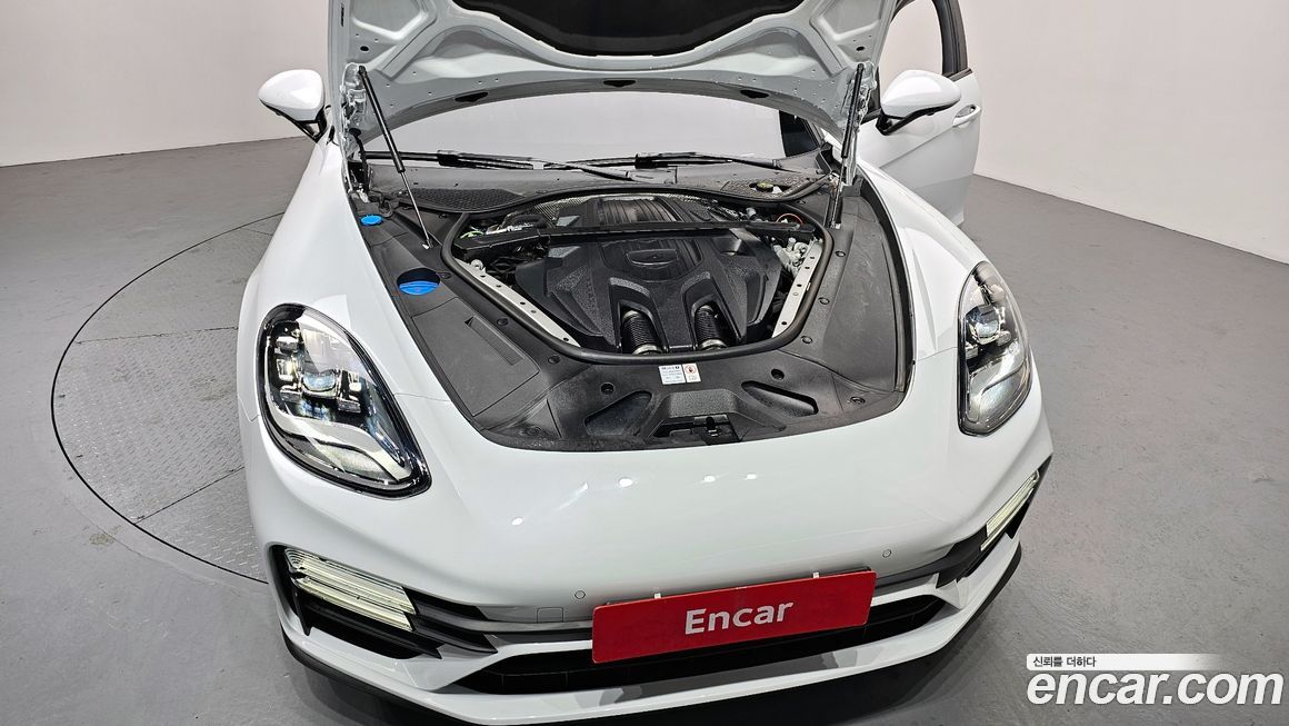 Porsche Panamera 2023