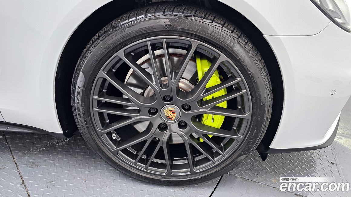 Porsche Panamera 2023