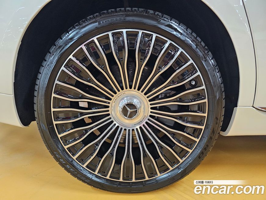 Mercedes-Benz S-Class 2023