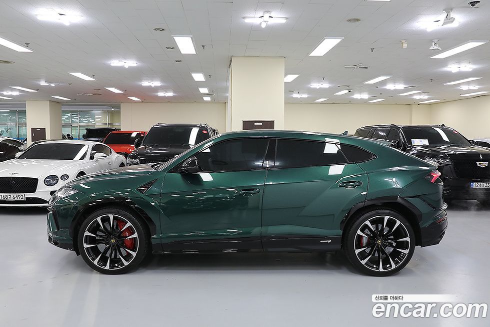 Lamborghini Urus 2024