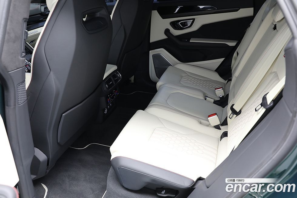 Lamborghini Urus 2024