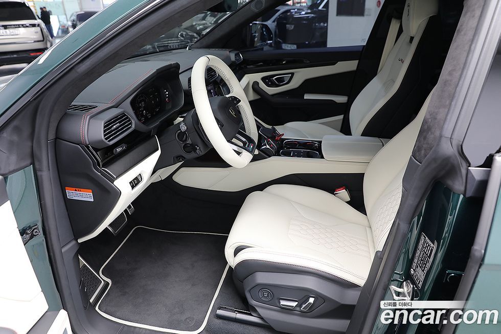 Lamborghini Urus 2024