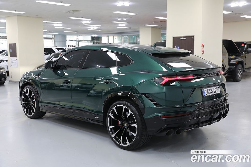 Lamborghini Urus 2024