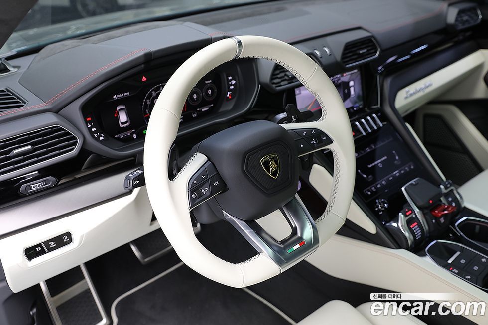 Lamborghini Urus 2024