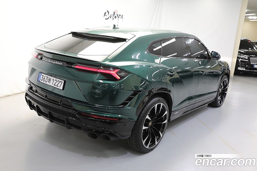 Lamborghini Urus 2024