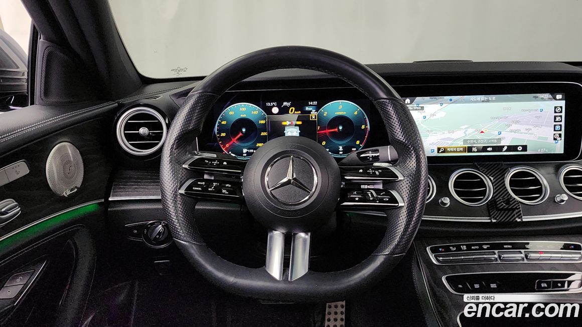 Mercedes-Benz E-Class 2022