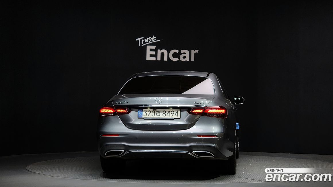 Mercedes-Benz E-Class 2022