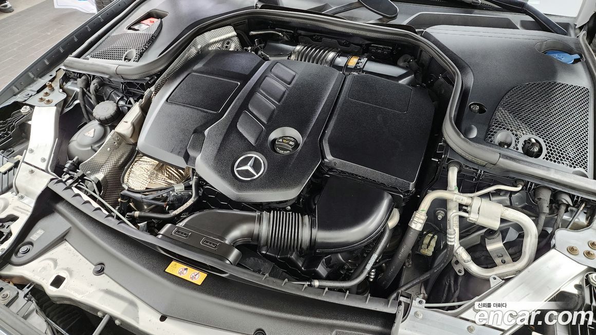 Mercedes-Benz E-Class 2022