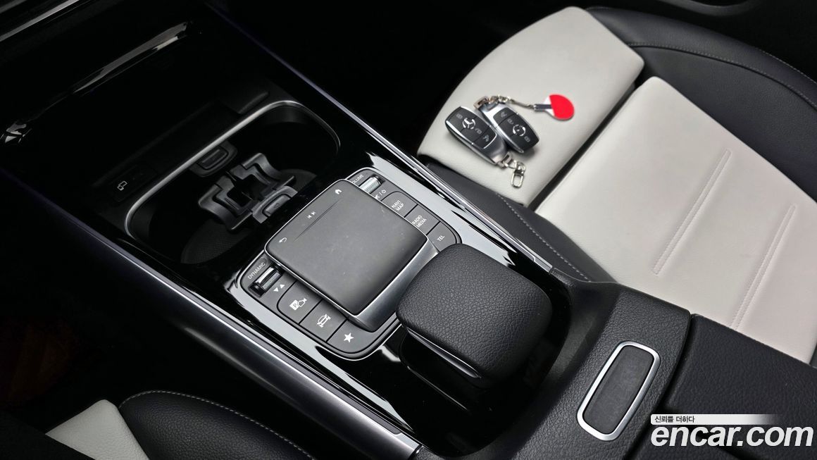 Mercedes-Benz GLA-Class 2021