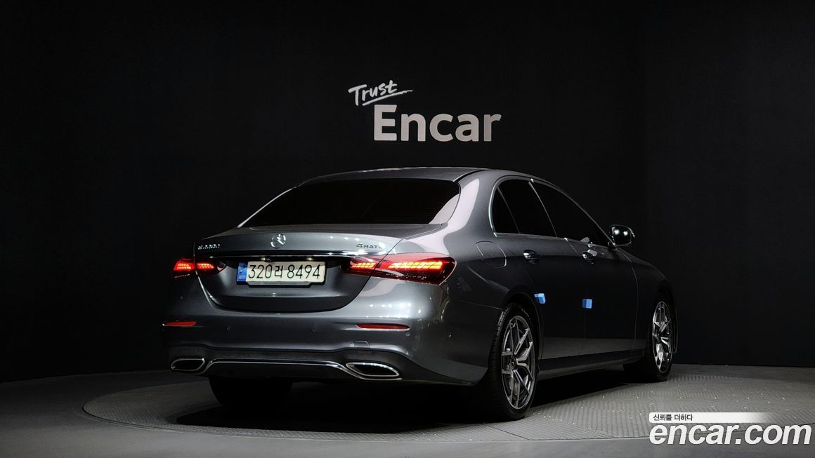 Mercedes-Benz E-Class 2022