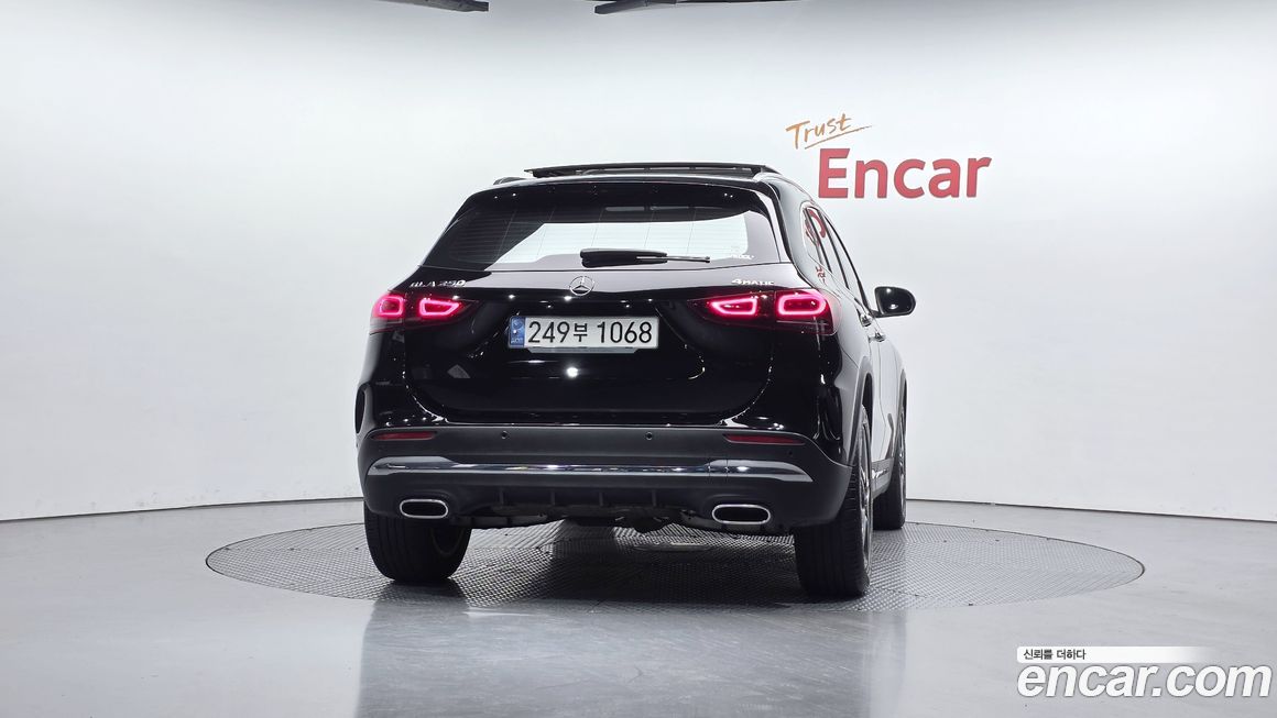 Mercedes-Benz GLA-Class 2021