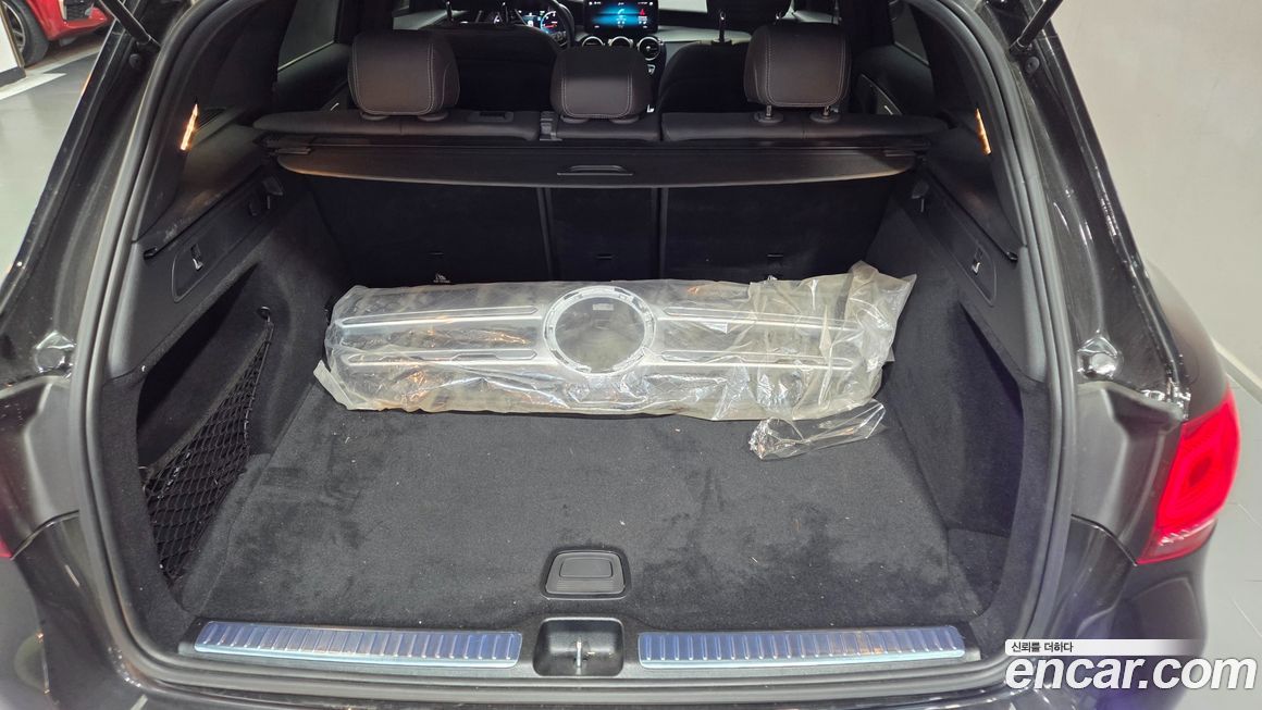 Mercedes-Benz GLC-Class 2021