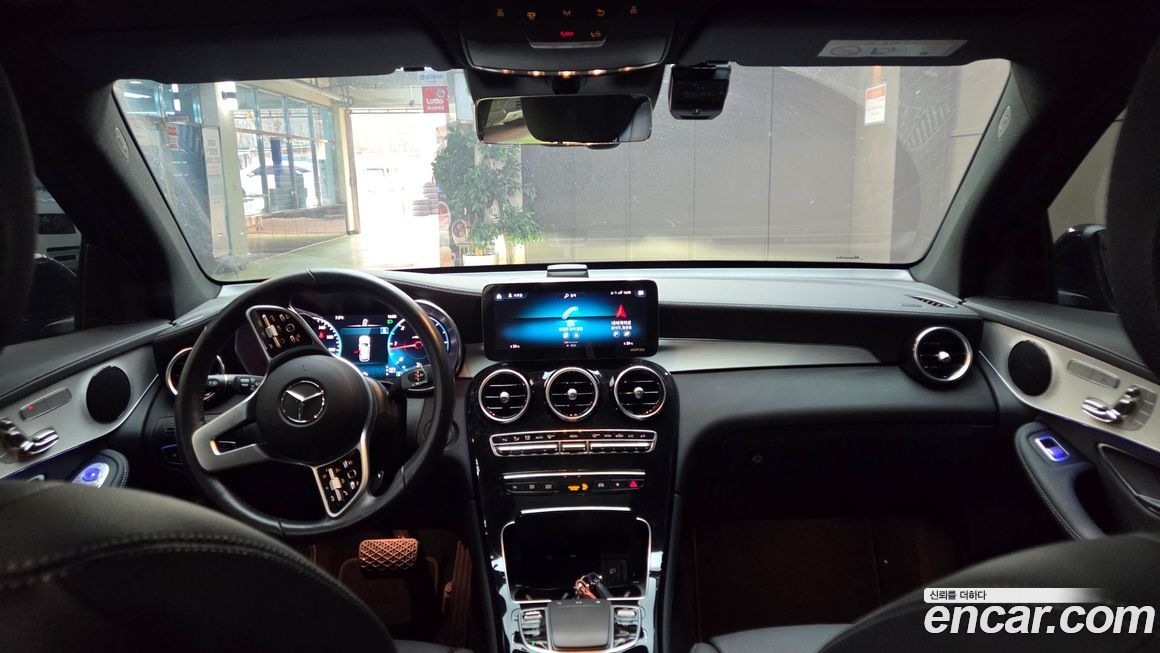 Mercedes-Benz GLC-Class 2021