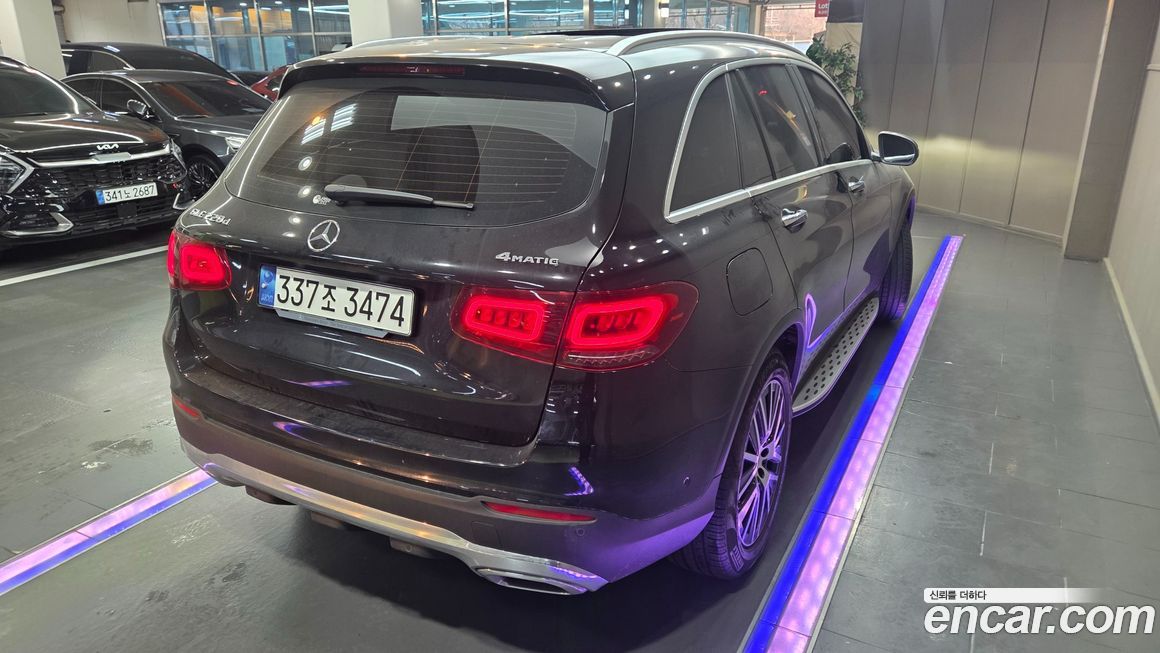Mercedes-Benz GLC-Class 2021
