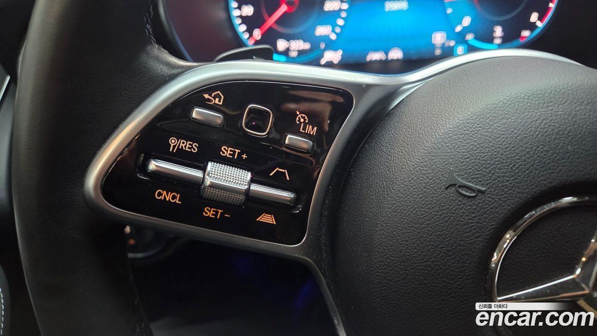 Mercedes-Benz GLC-Class 2021