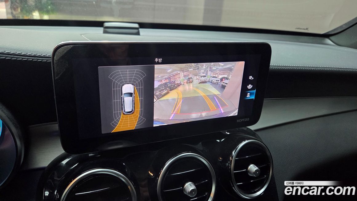 Mercedes-Benz GLC-Class 2021