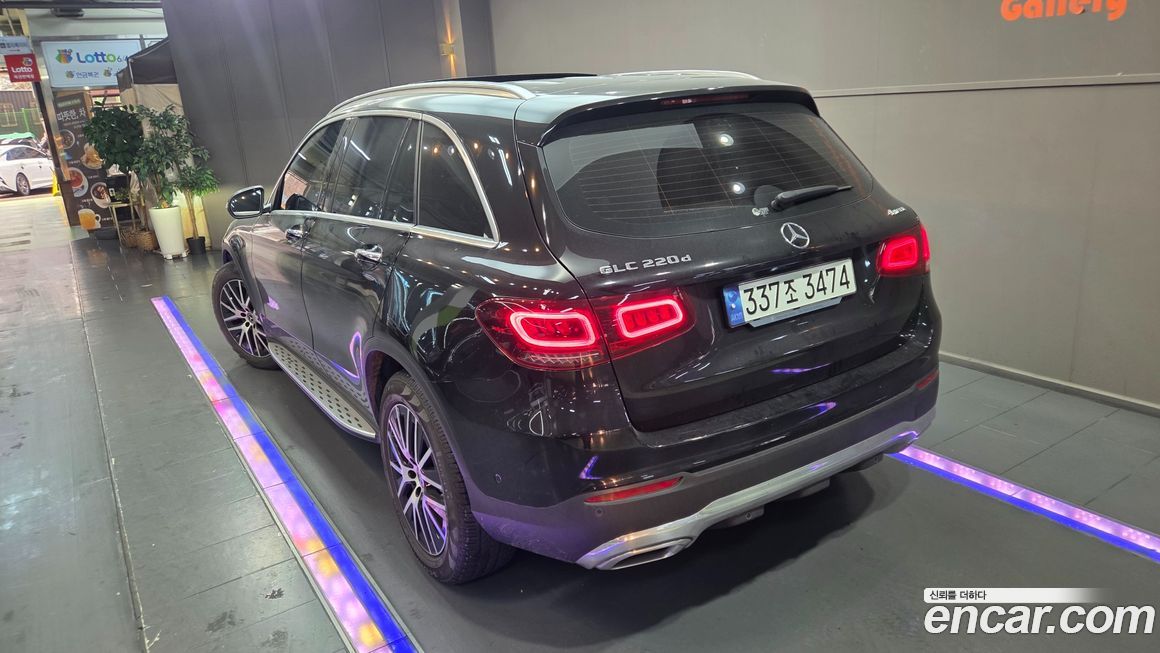 Mercedes-Benz GLC-Class 2021