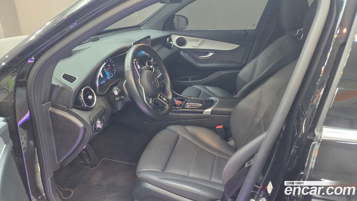 Mercedes-Benz GLC-Class 2021