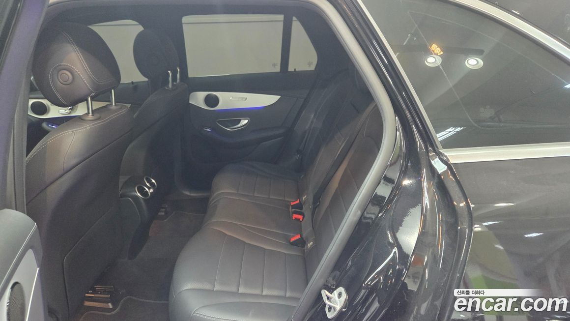 Mercedes-Benz GLC-Class 2021