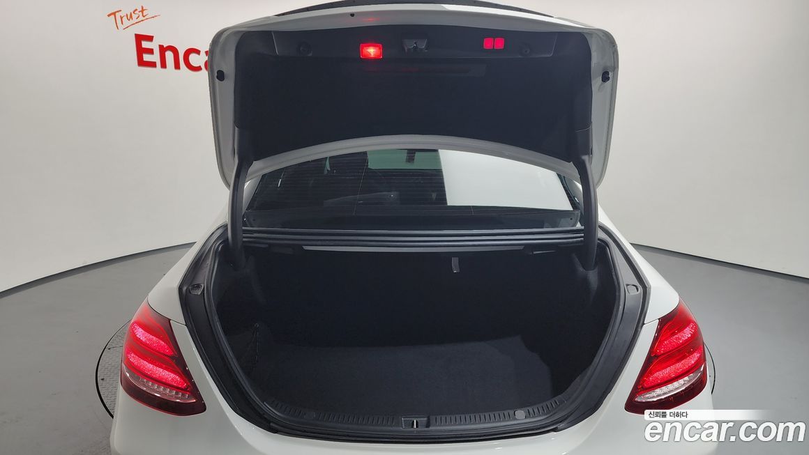 Mercedes-Benz E-Class 2018