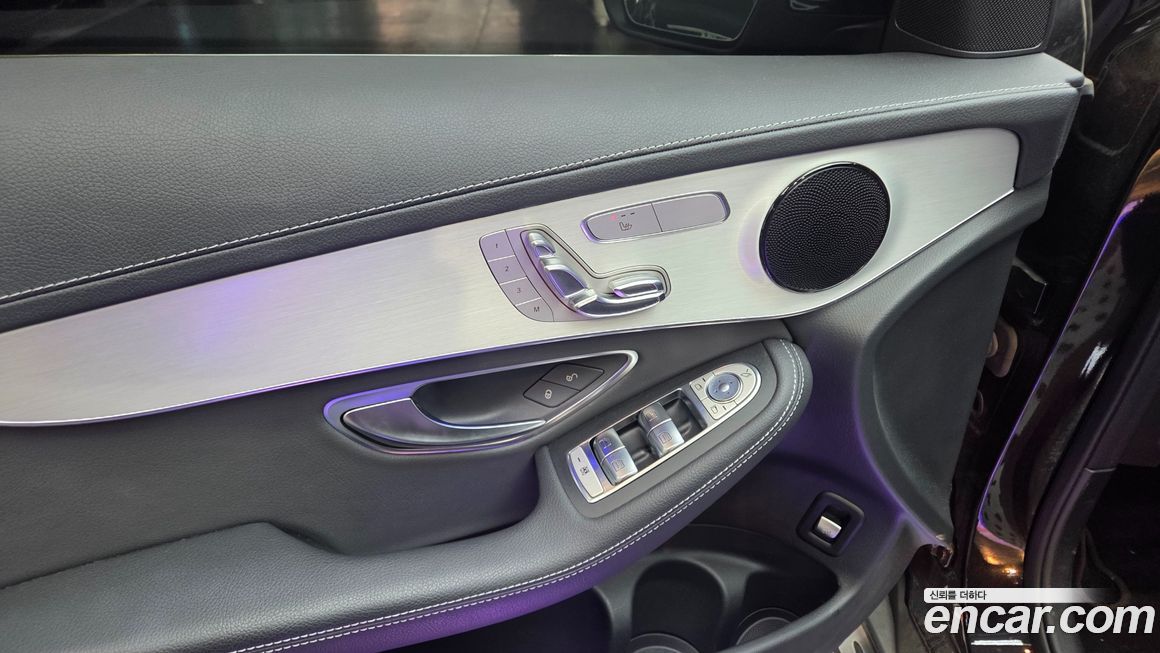 Mercedes-Benz GLC-Class 2021