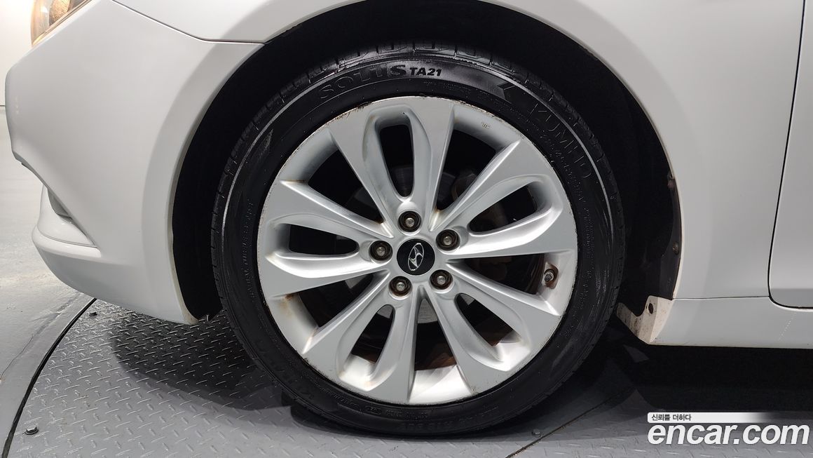 Hyundai Sonata 2011