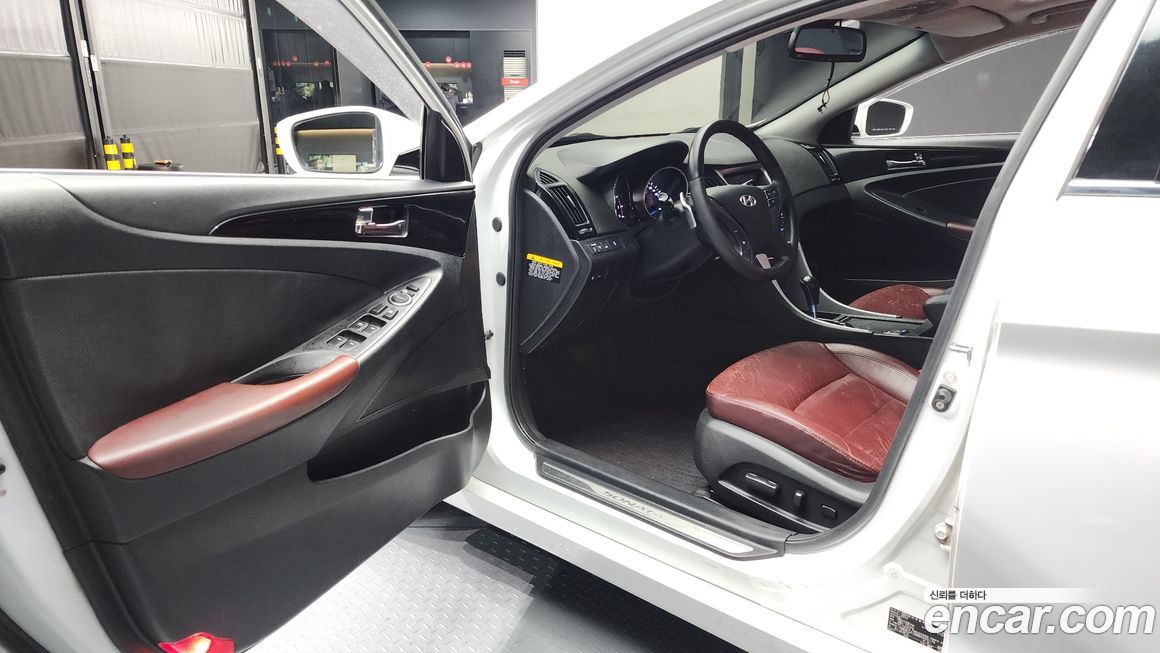 Hyundai Sonata 2011