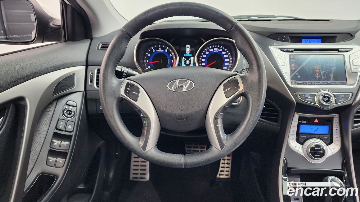 Hyundai AVANTE 2011